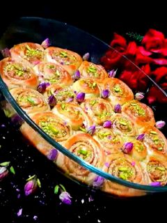 عکسی از دستور شیرینی رول دارچینی 😋😍 با روشی سریع و راحت Cinnamon Roll