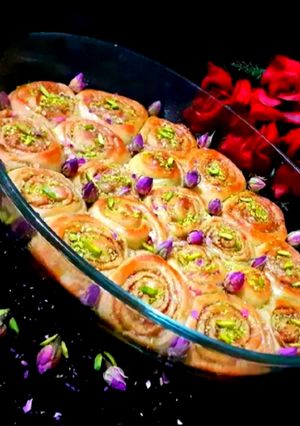عکسی از دستور شیرینی رول دارچینی 😋😍 با روشی سریع و راحت Cinnamon Roll