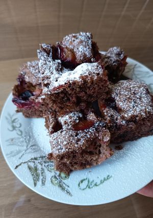 Cukkinis-szilvás kevert süti recept fotója