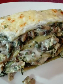 Una foto de Lasaña de Pollo, Champiñones y Espinacas