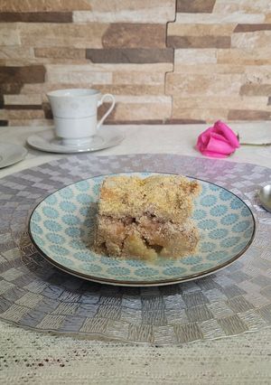 Una foto de Crumble pera y manzana con mermelada membrillo