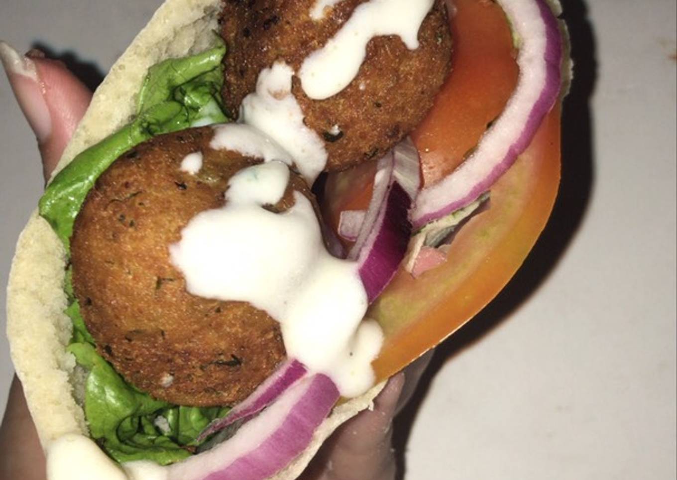 Falafel en Pan Pita con salsa se yogurt