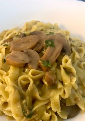 A picture of Creamy Tagliatelle with Champignon Mushrooms.