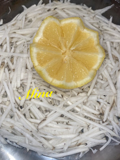 عکسی از دستور سالاد ترب سیاه