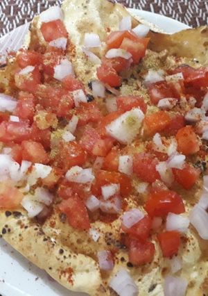 મસાલા પાપડ(masala papad recipe in Gujarati) રેસીપી મુખ્ય ફોટો