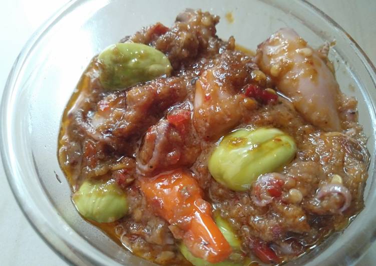 Proses Membuat Sambal cumi pete yang Bikin Ngiler