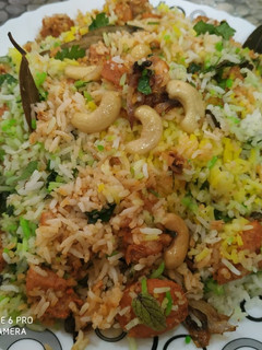 चिली चिकन बिरयानी (Chilli chicken biryani recipe in Hindi) रेसिपी मुख्य फोटो