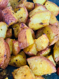 Una foto de Papas rústicas salteadas al horno