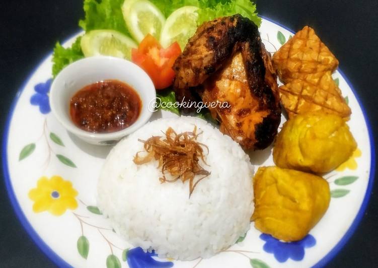 Resep Ayam Bakar Bumbu Rujak, Enak Banget