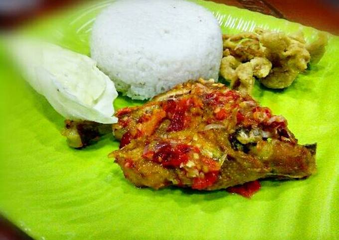 Ayam geprek / gepuk