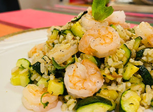 Foto di Riso integrale con gamberi e zucchine