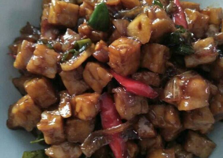 Proses Menyiapkan Orek tempe saos tiram Anti Gagal