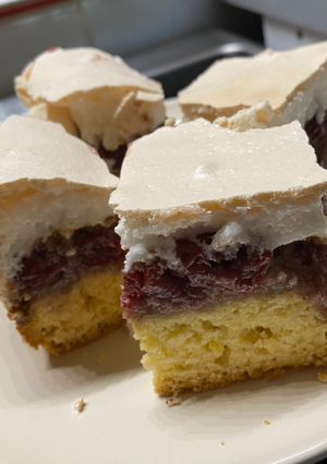 Meggyes-diós-habos süti🍒🍰 recept fotója