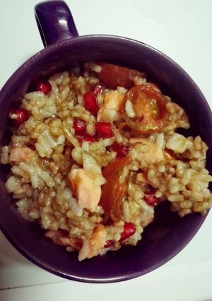 Una foto de Ensalada de arroz con tartar de salmón