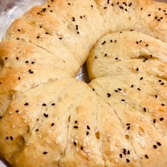 A picture of Stuffed spiral bun.