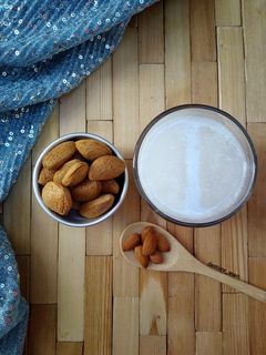عکسی از دستور دمنوش بادام و دارچین