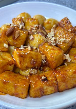 Hình của món Đậu phụ sốt chua ngọt.