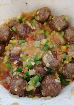 Una foto de Albondiguitas con verduras