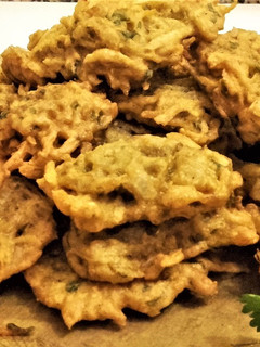 Una foto de Pakoras vegetales (autentica receta hindú)