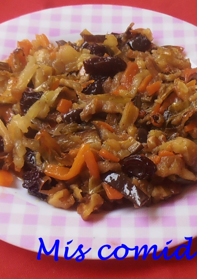 Una foto de Verduras salteadas al curry con pasas y nueces