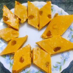 A picture of Besan Burfi.