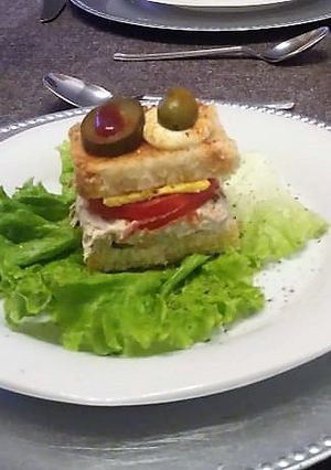 Una foto de Sándwich de atún