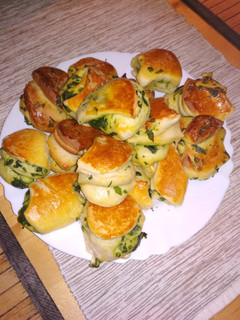 Medvehagymás pogácsa recept fotója