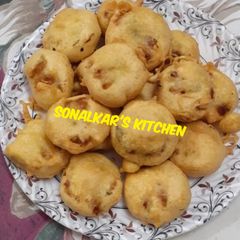 Batata Vada A picture of Batata Vada.
