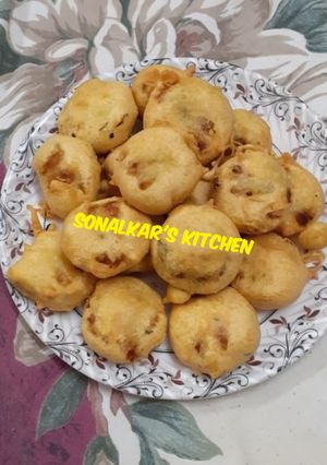 A picture of Batata Vada.