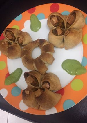 A picture of Baked Cheesy Flower Samosa.