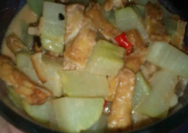 Cara Gampang Menyiapkan Oseng waluh tempe santen (mirip lodeh) yang Enak Banget