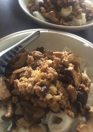 A picture of Chee Cheong Fun with Mushroom Meat Gravy.