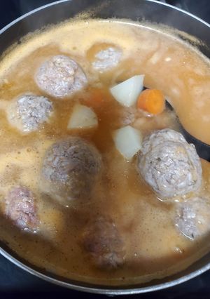 Una foto de Albóndigas en caldillo