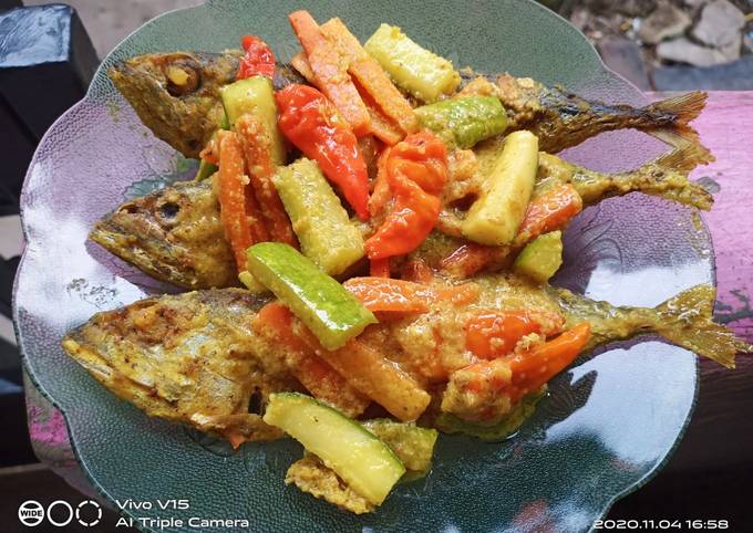 Langkah Mudah Masakan Resep Pesmol ikan kembung bumbu acar