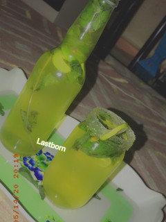 A picture of Virgin mojito.