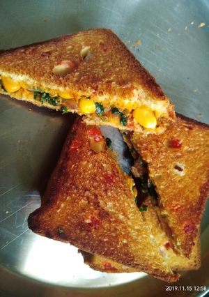 A picture of Palak corn sandwich.