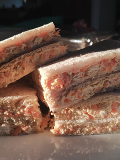Una foto de Sándwiches de pollo frescos
