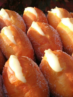 Una foto de Bombas Rellenas