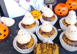 QUEQUES FANTASMAGÓRICOS 👻 - de cenoura, marmoreados de cacau