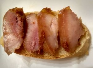 Una foto de Careta de cerdo en adobo