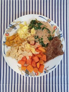 Dreierlei Stampf, Möhren, Blattspinat und Rindersteak Rezepthauptbild