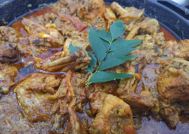 Healthy Recipe of Nadan Kozhi curry (Chicken curry Kerala style)