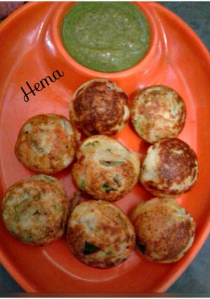 A picture of Oats rava appam.
