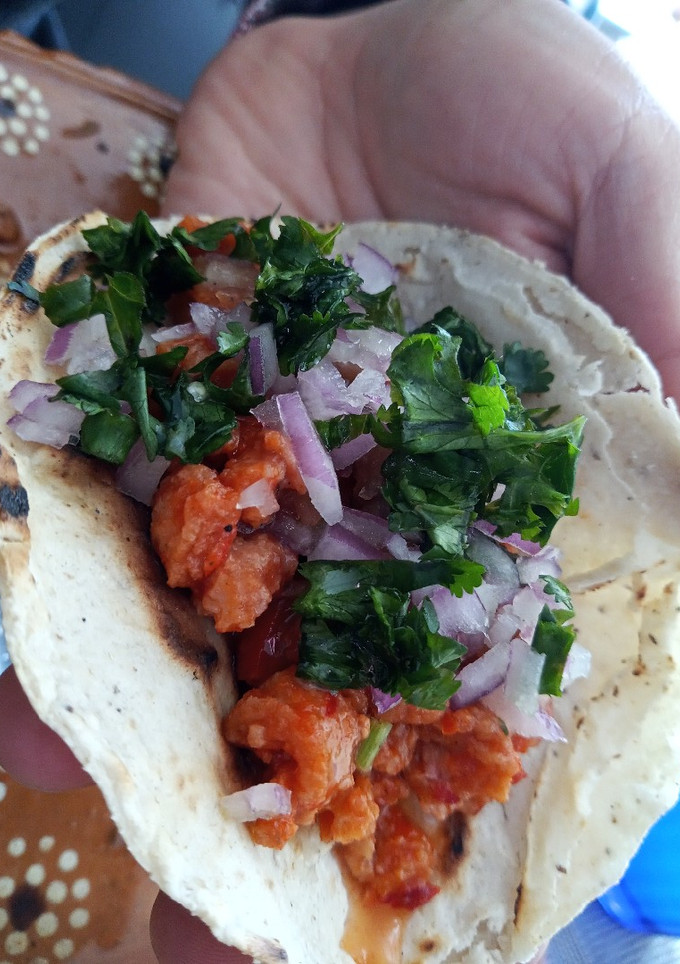 Una foto de Tacos al pastor con soya texturizada 🌮🌮🌮