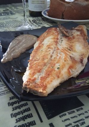 Una foto de Lubina Salvaje a la Plancha con Ali Oli de Ajo Negro