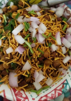 चने की चाट (chane ki chaat recipe in Hindi) रेसिपी मुख्य फोटो