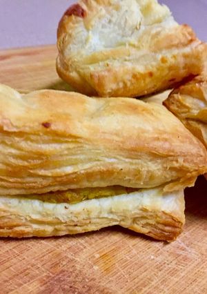 A picture of Potato patties.