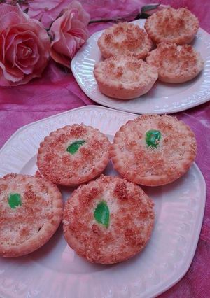 A picture of Coconut tarts.