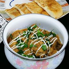 A picture of Butter and mayo chicken karahi.