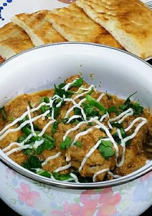 A picture of Butter and mayo chicken karahi.